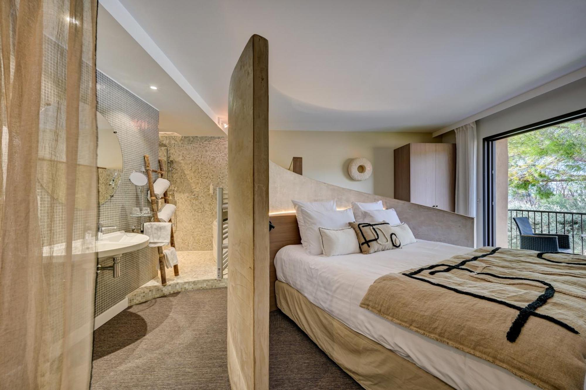 Hotel Bastide & Spa - Villa De Лурмарен Екстериор снимка