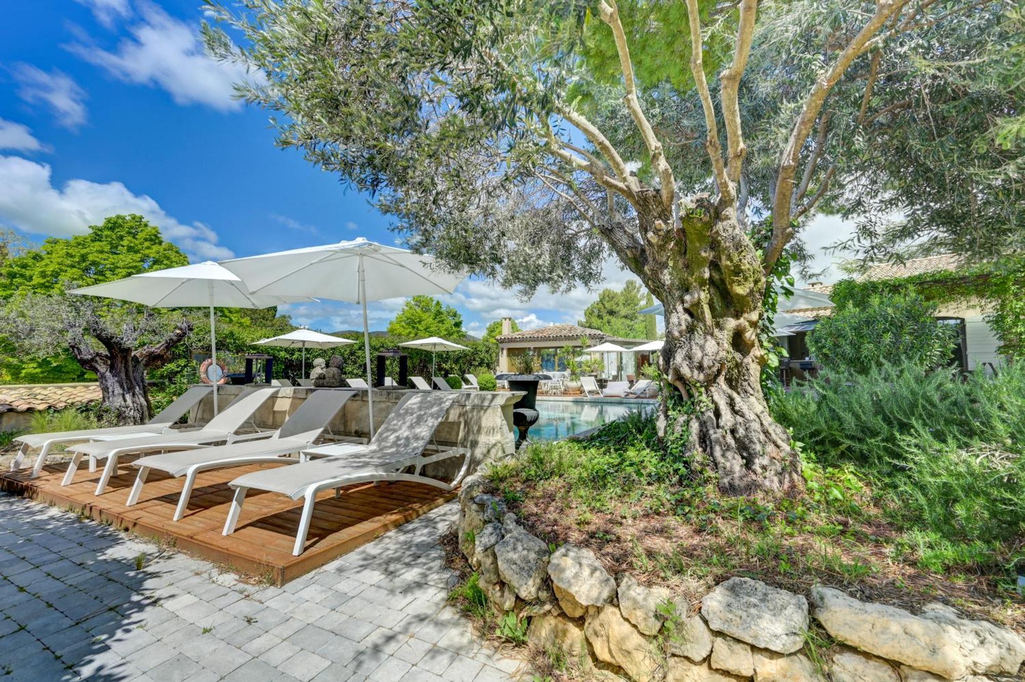 Hotel Bastide & Spa - Villa De Лурмарен Екстериор снимка