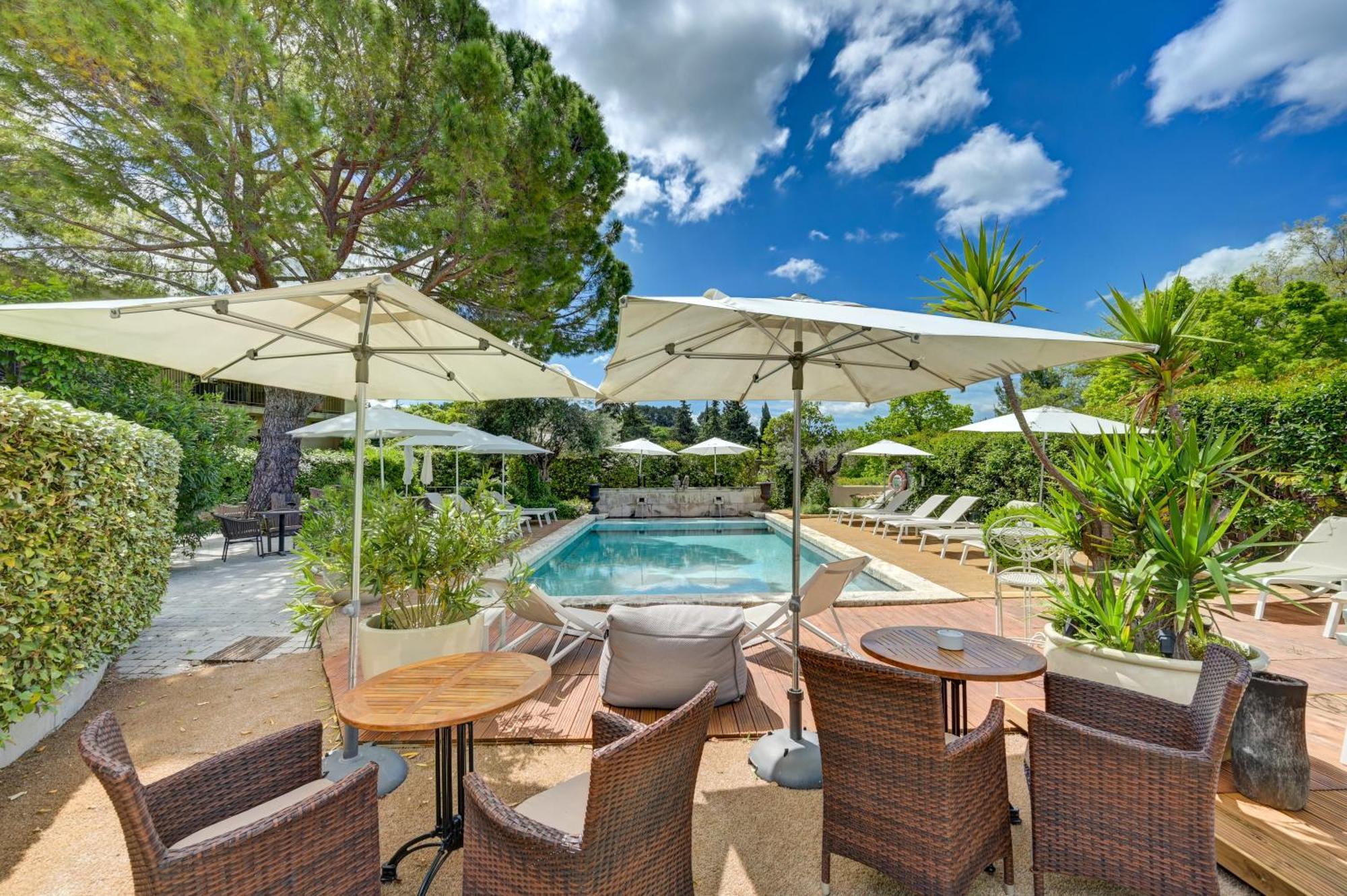 Hotel Bastide & Spa - Villa De Лурмарен Екстериор снимка